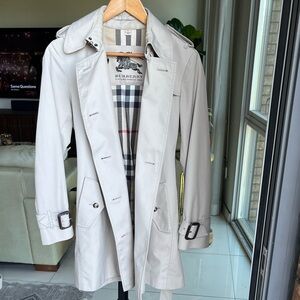 Burberry Chelsea Trench Coat UK8 / US6
